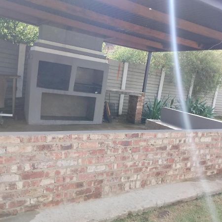 Ditsaleng Bed And Breakfast Vanderbijlpark Εξωτερικό φωτογραφία